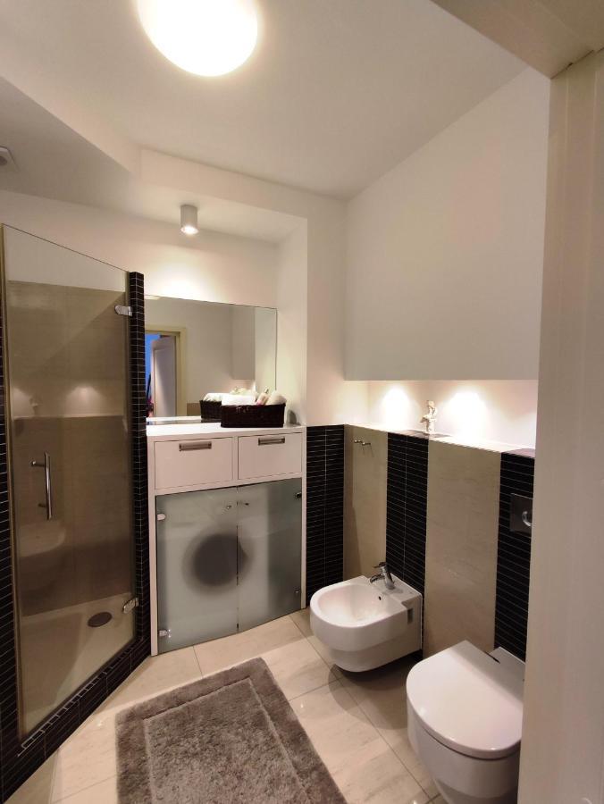 Artus Apartment กดัญสก์ ภายนอก รูปภาพ